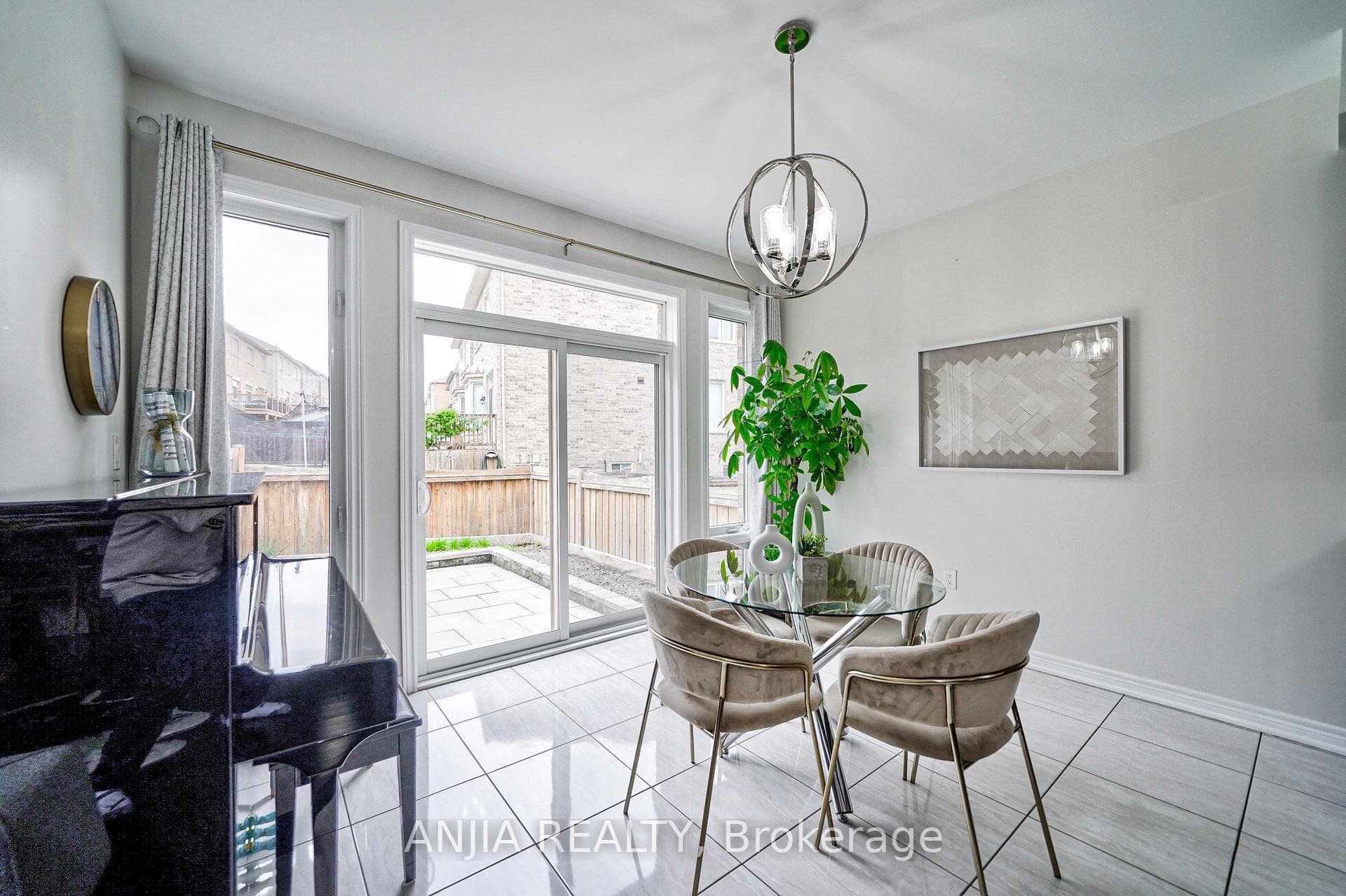 33 Harbord Street photo 16