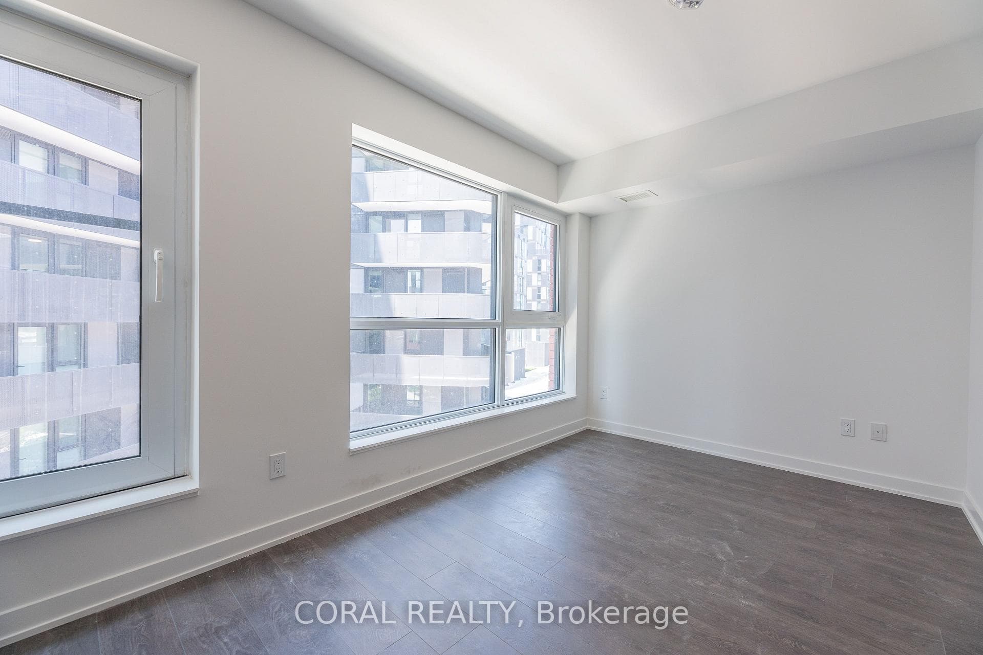 8 Tippett Road Unit 326 photo 9