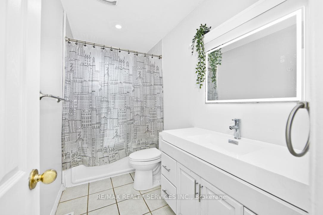 58 Watson Crescent photo 11