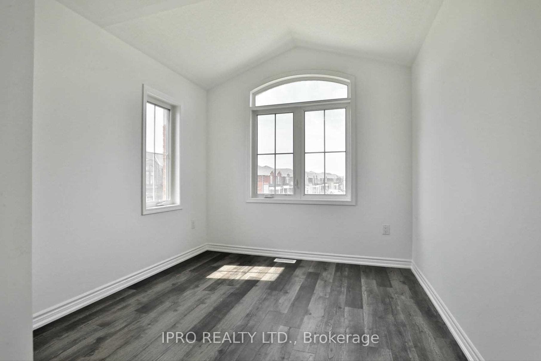 1271 Redbud Gardens Unit Upper photo 17
