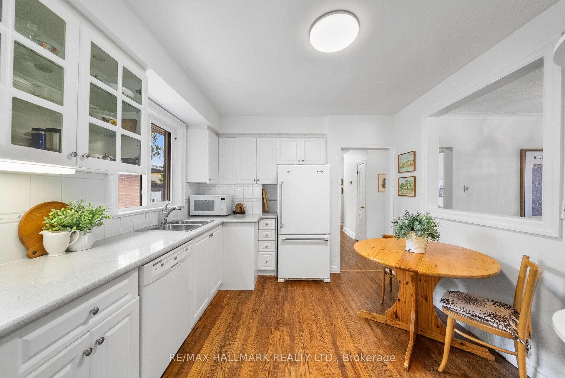 266 Chine Drive photo 12