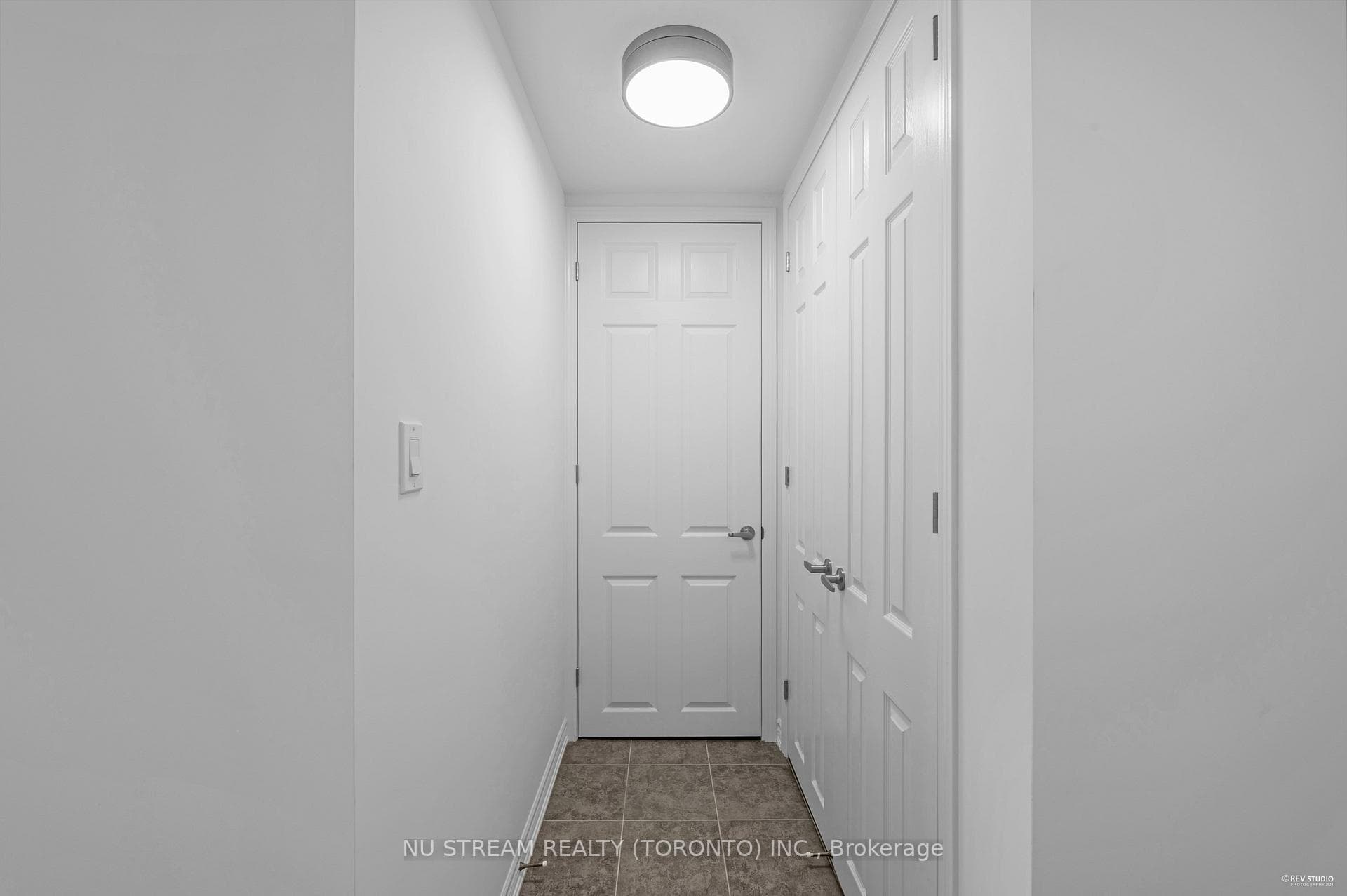 3034 Merrick Road photo 4