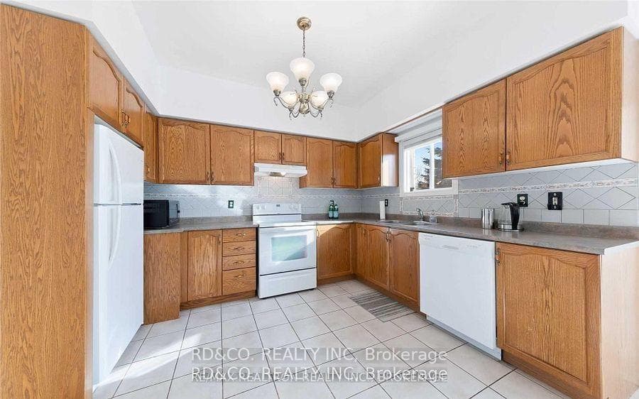 6 Depeuter Crescent photo 9