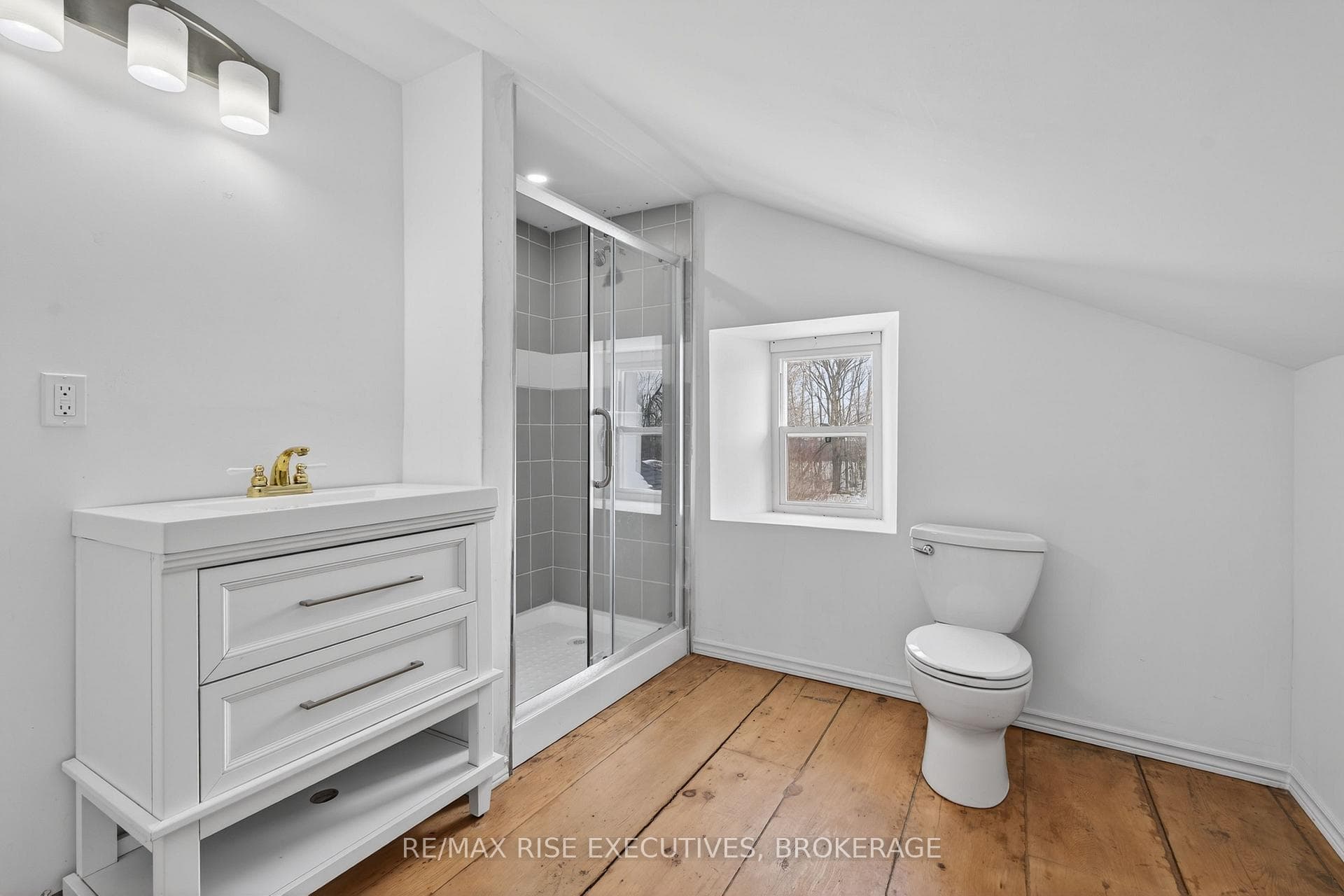 750 Moira Road photo 27