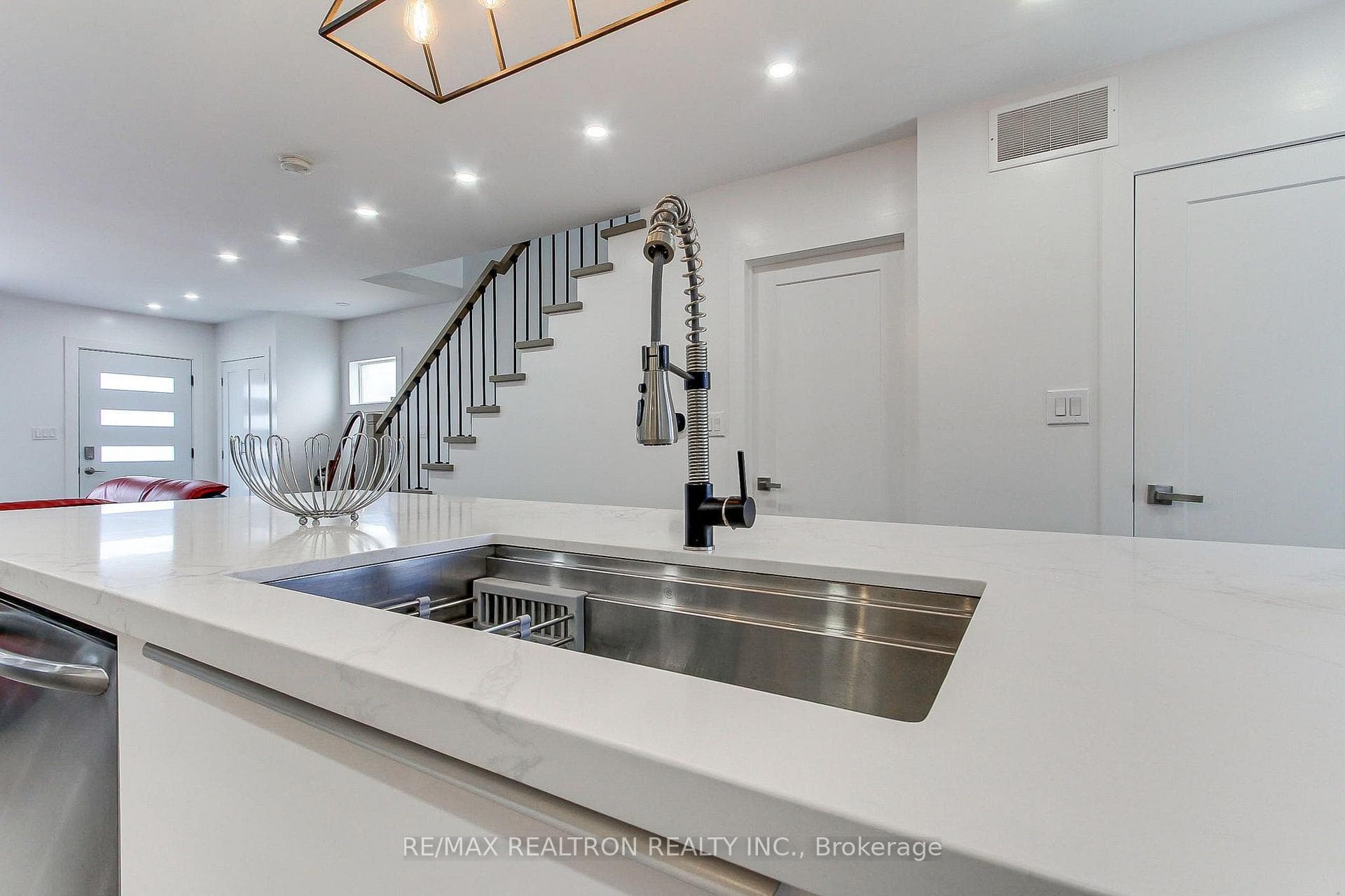 4631 Jepson Street photo 15