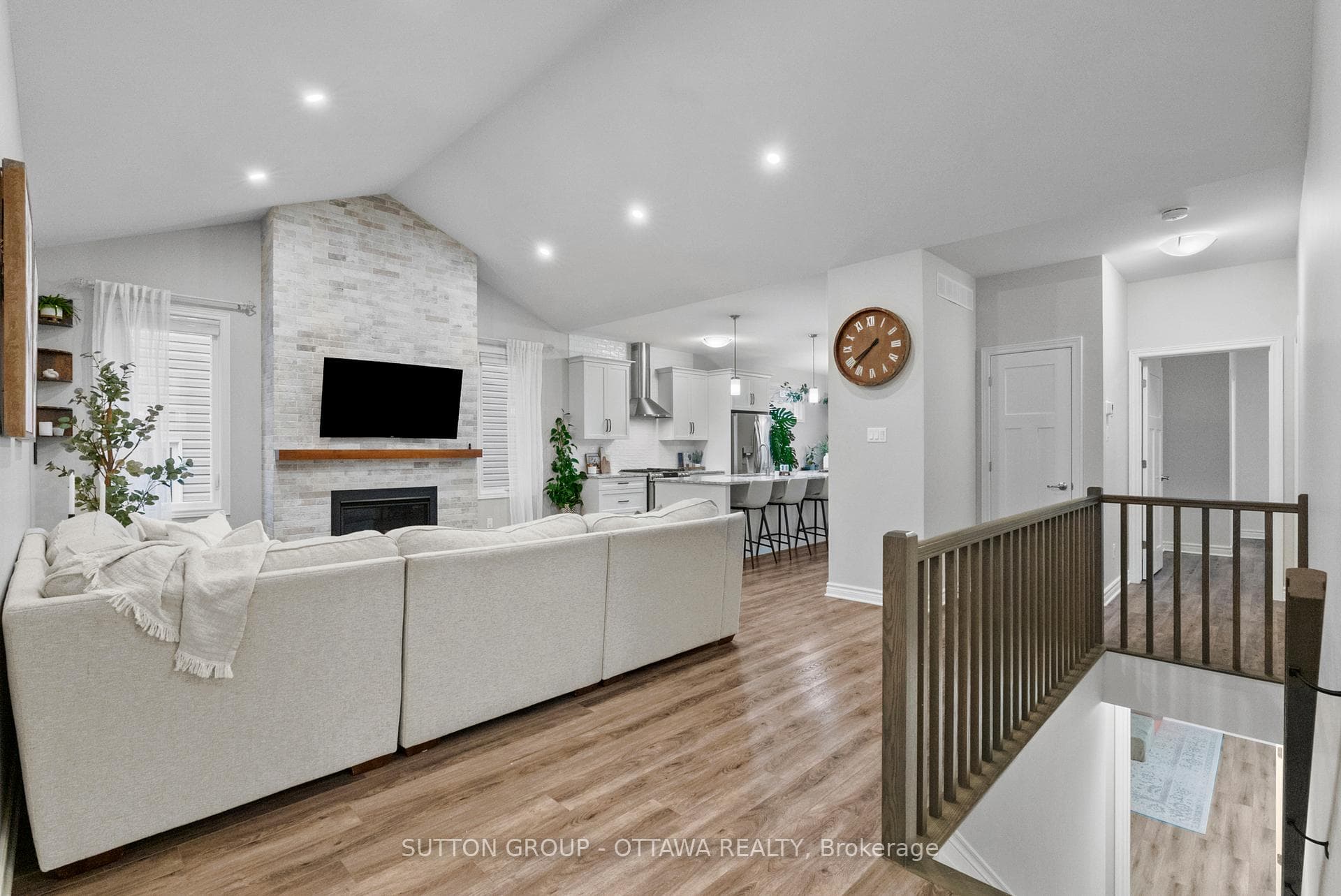 861 Reaume Street photo 9