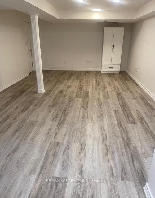 178 Ravenscroft Road Unit Bsmt photo 3