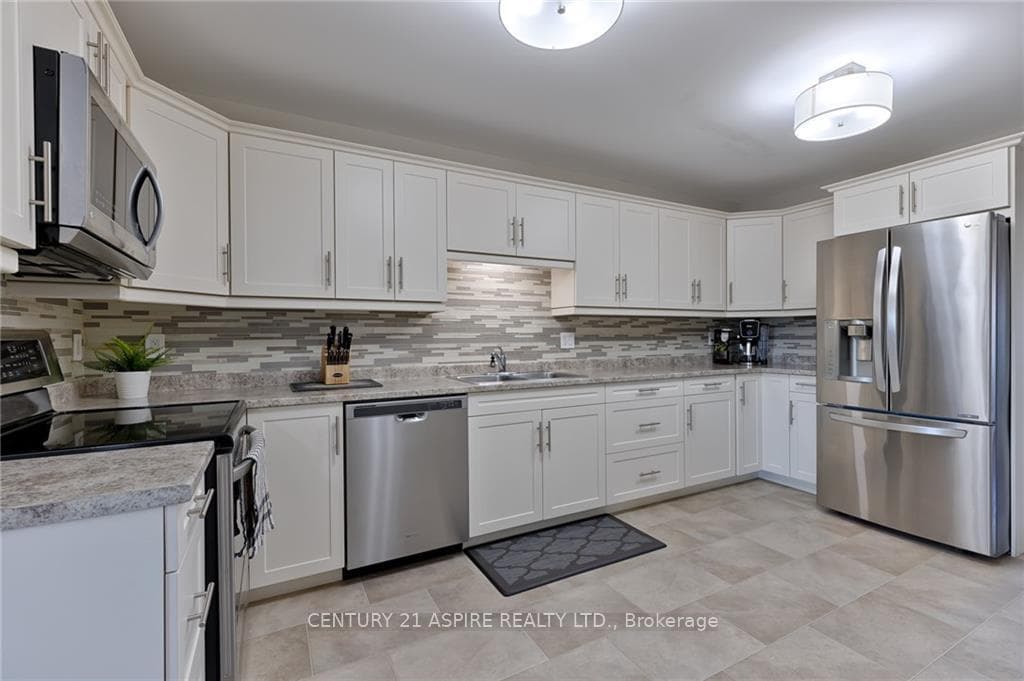 397 BELL Street Unit B photo 10