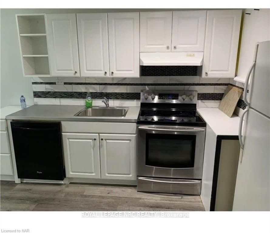 4045 ST JAMES Avenue photo 8