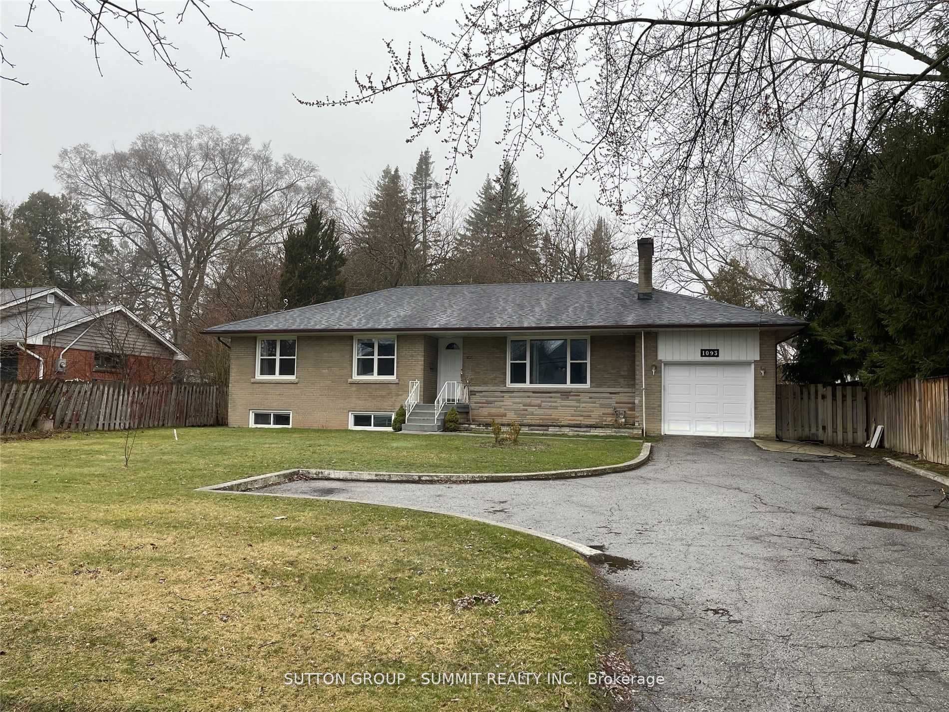 1093 Rebecca Street photo 3