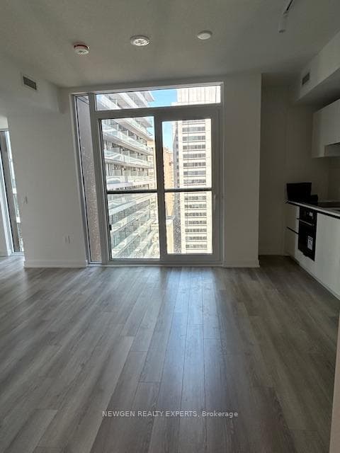 238 Simcoe Street Unit 1603 photo 4