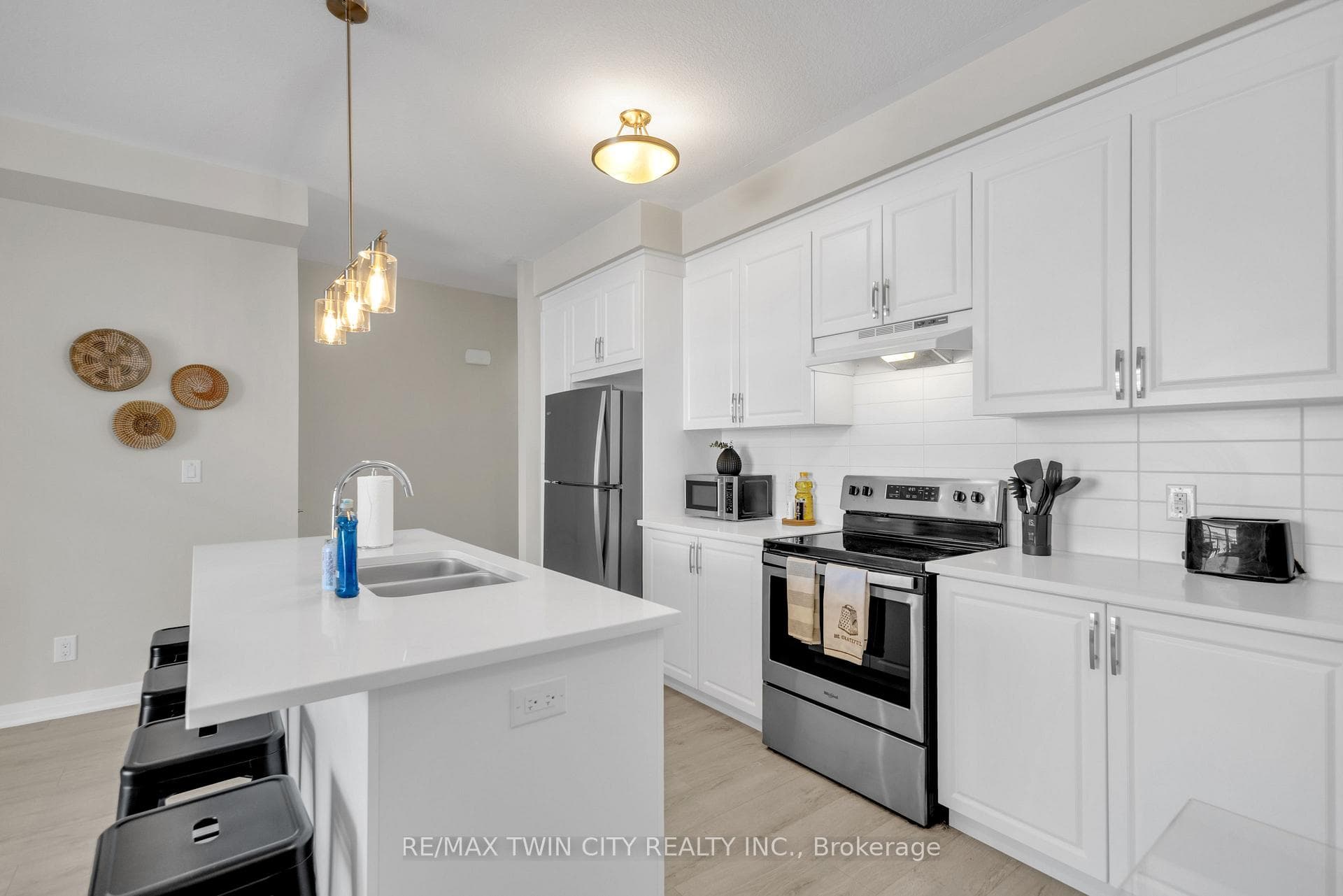 155 Thomas Slee Drive Unit 1F photo 9