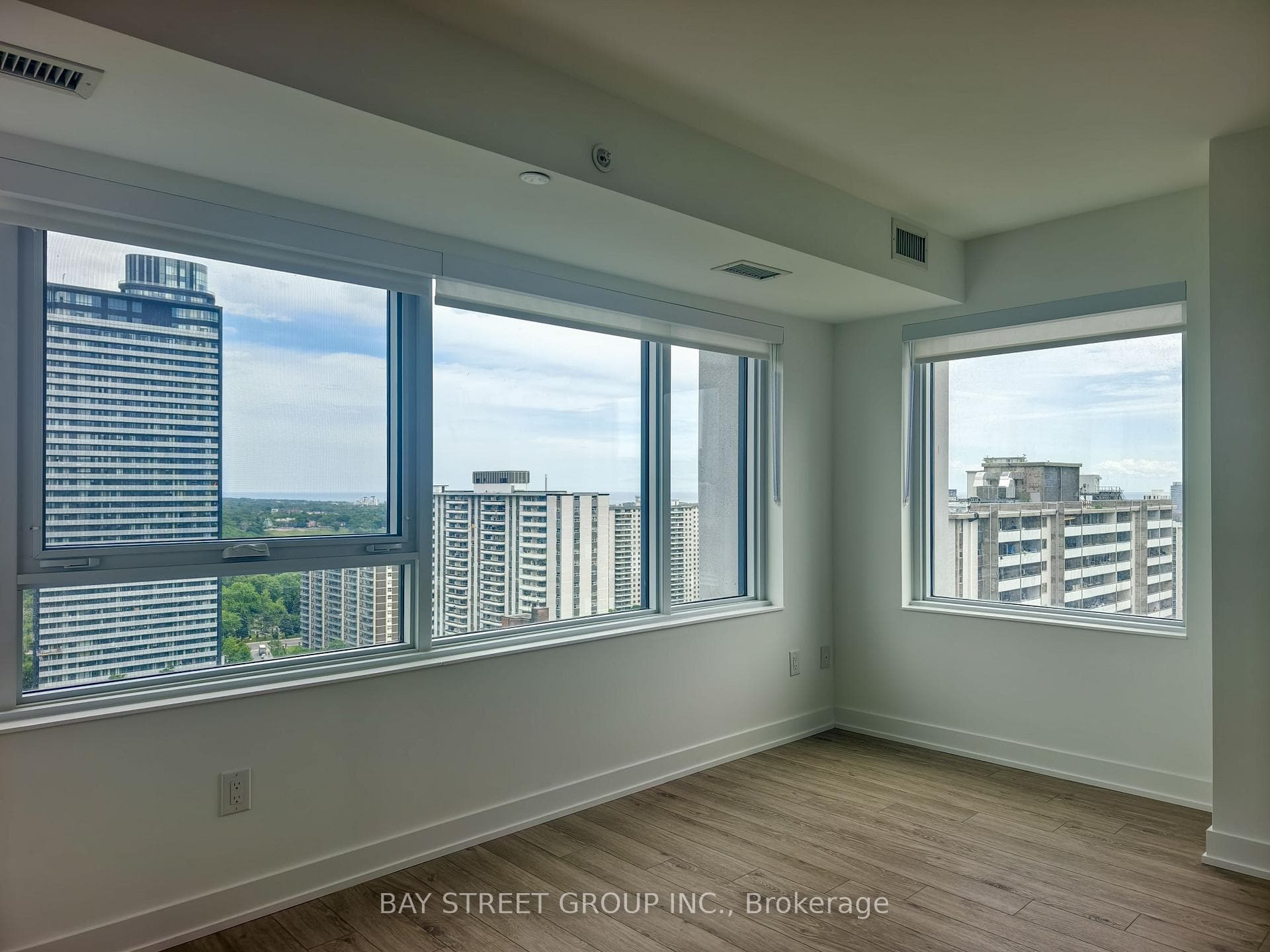 609 Sherbourne Street Unit 2409 photo 12