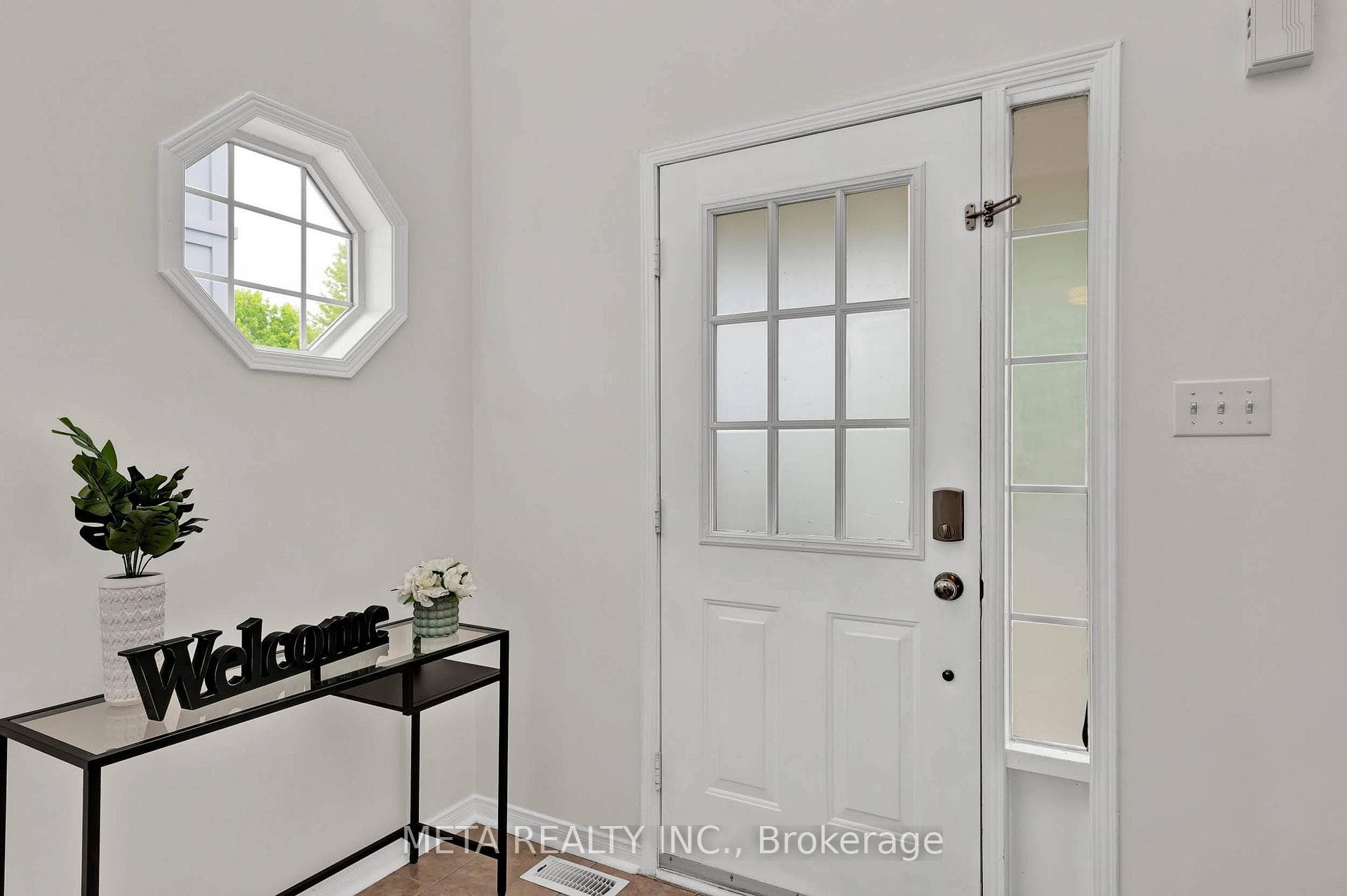 25 Hulley Crescent photo 6