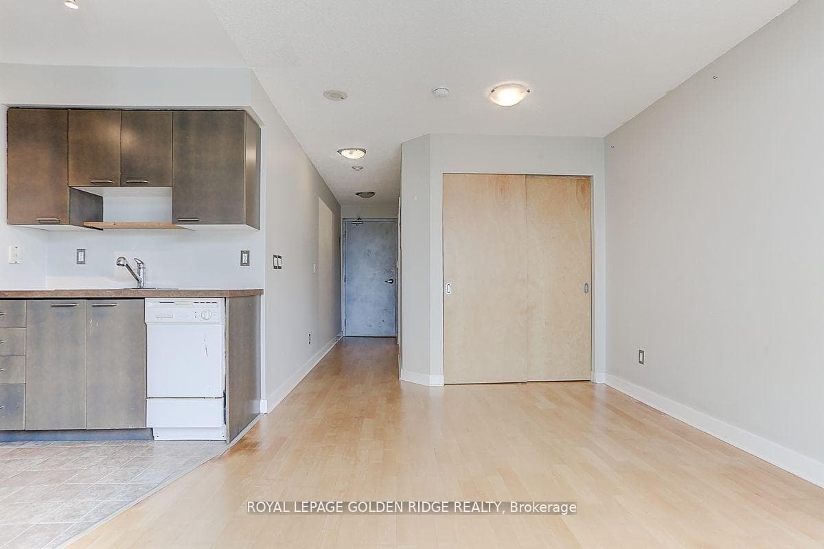 255 Richmond Street Unit PH11 photo 17