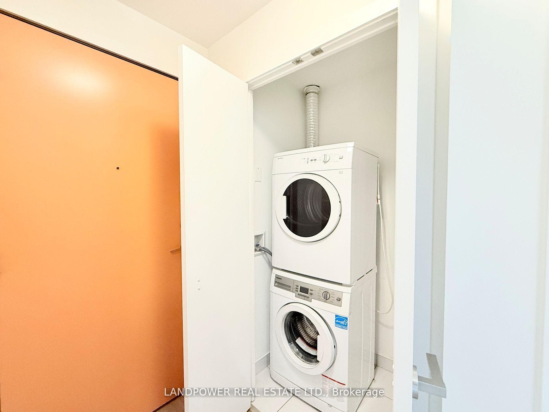 30 NELSON Street Unit 3702 photo 11