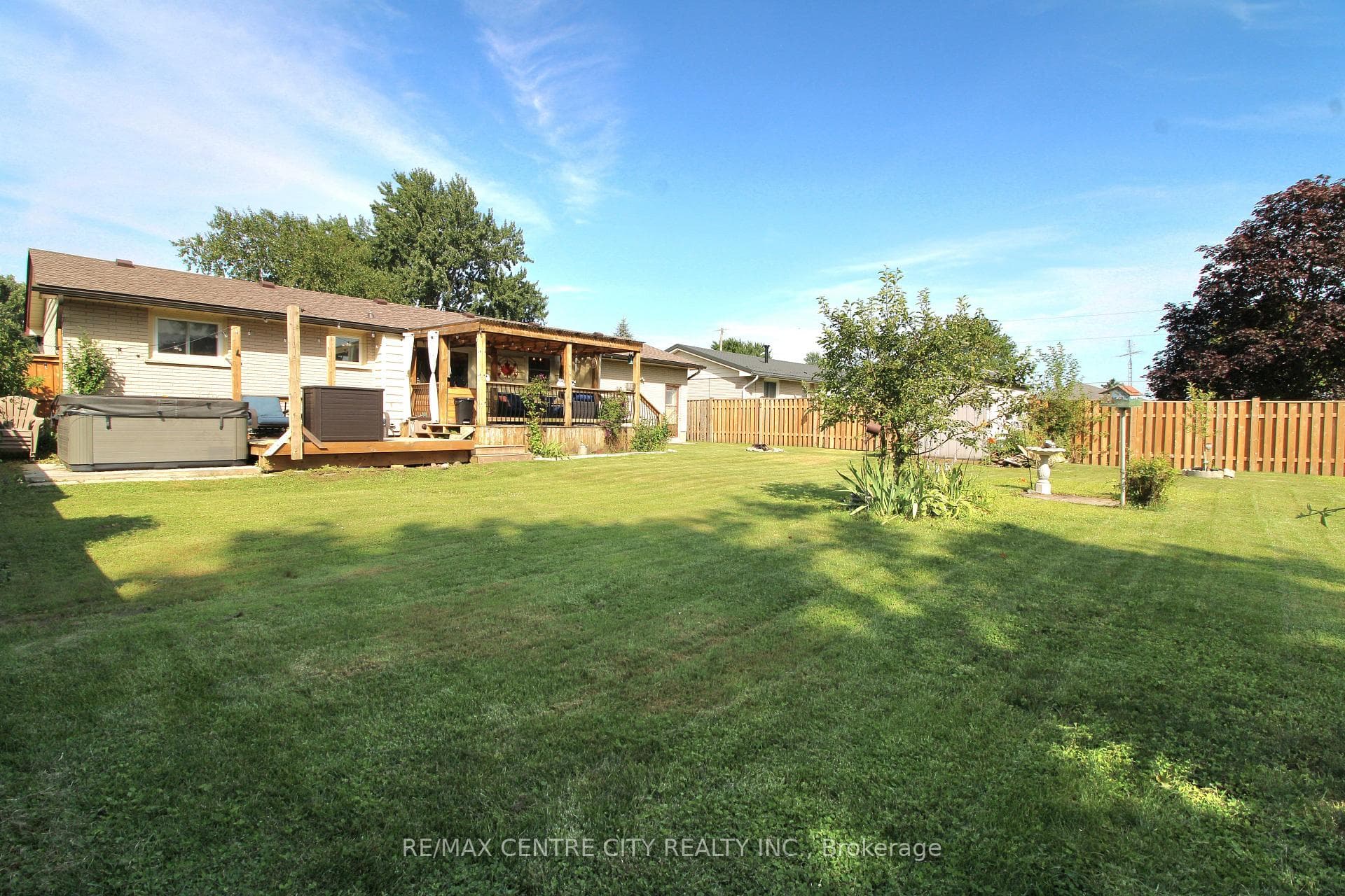 256 WALKER Street photo 23
