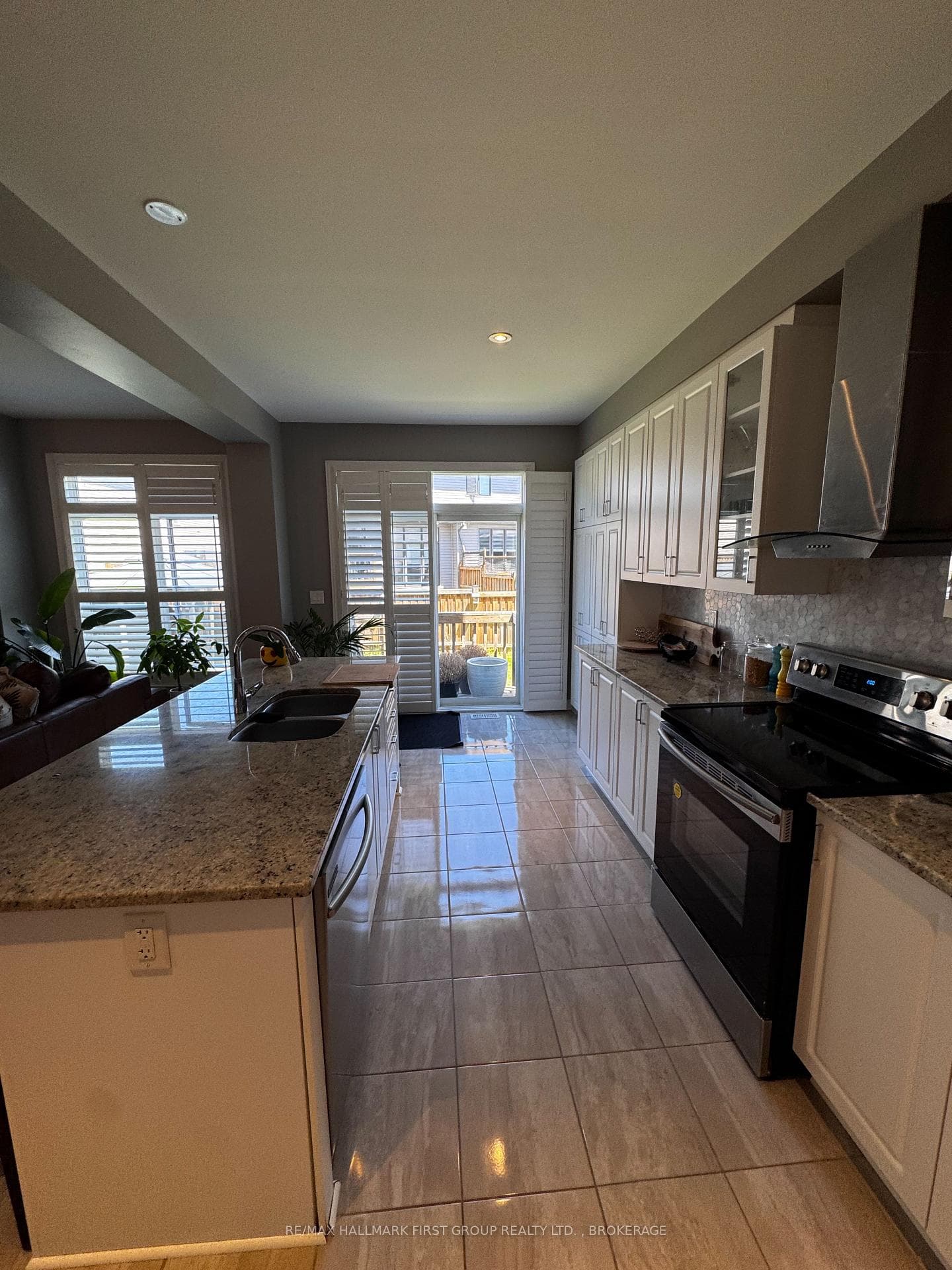 1098 Woodhaven Drive photo 15