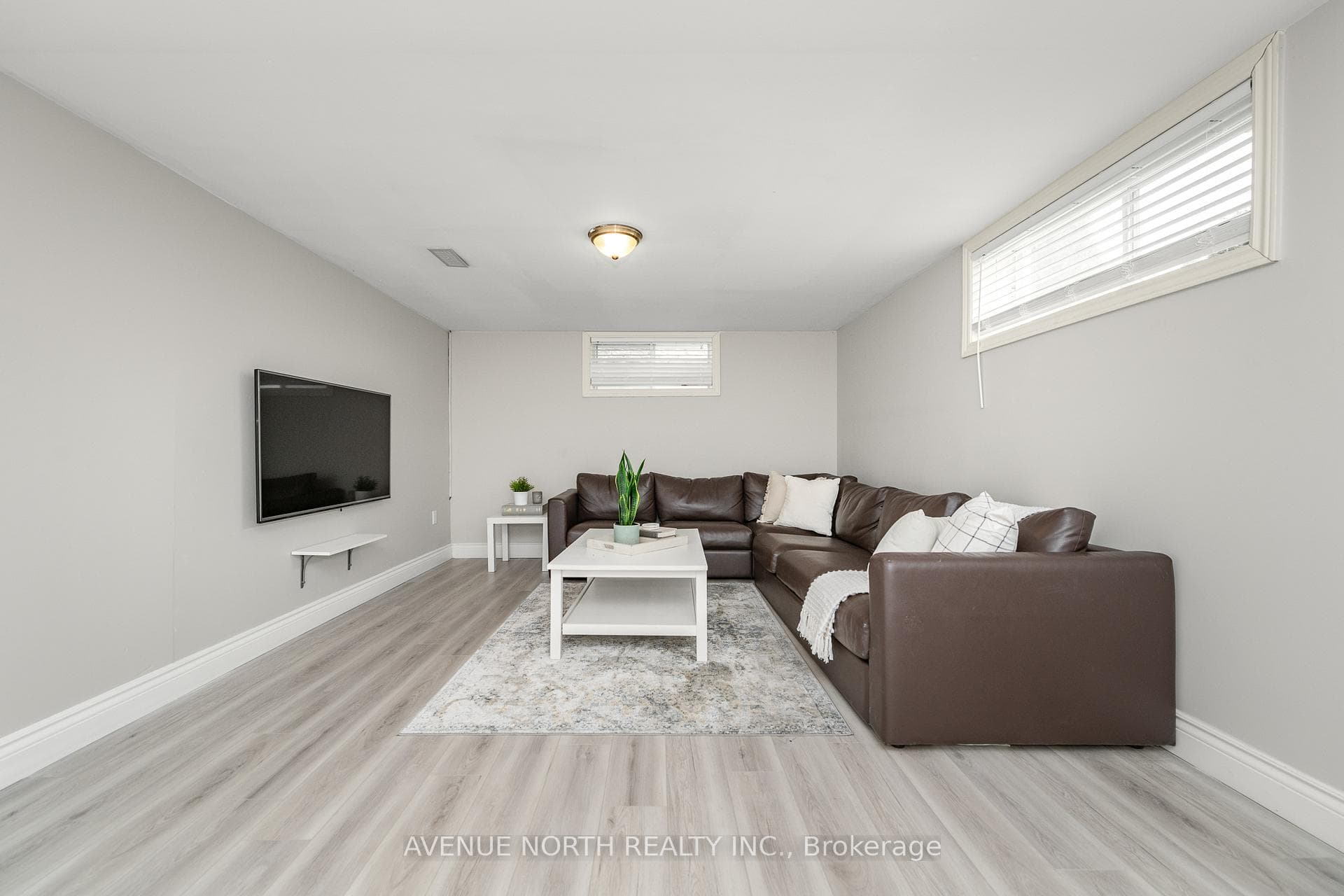 1913 ROSEBELLA Avenue photo 34