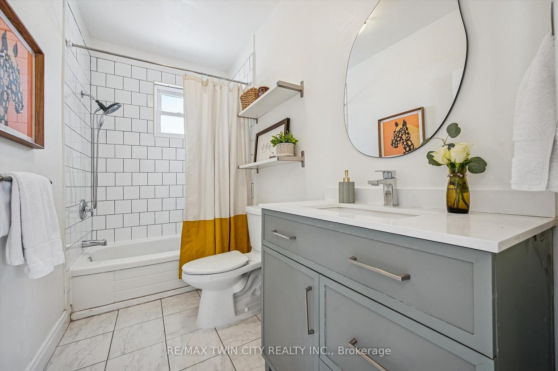 323 Paisley Road photo 10