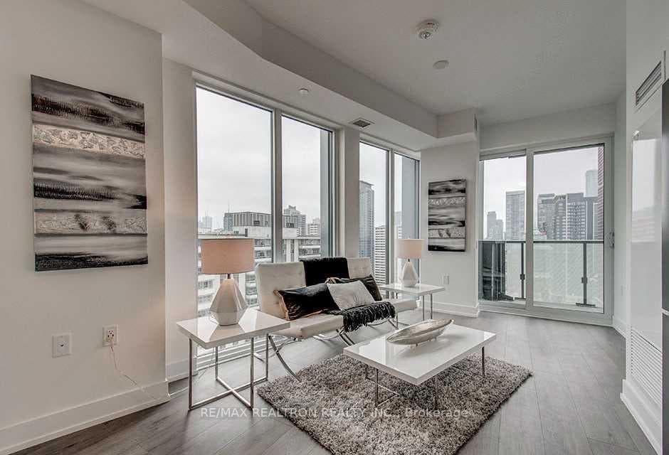 575 Bloor Street Unit 2208 photo 4