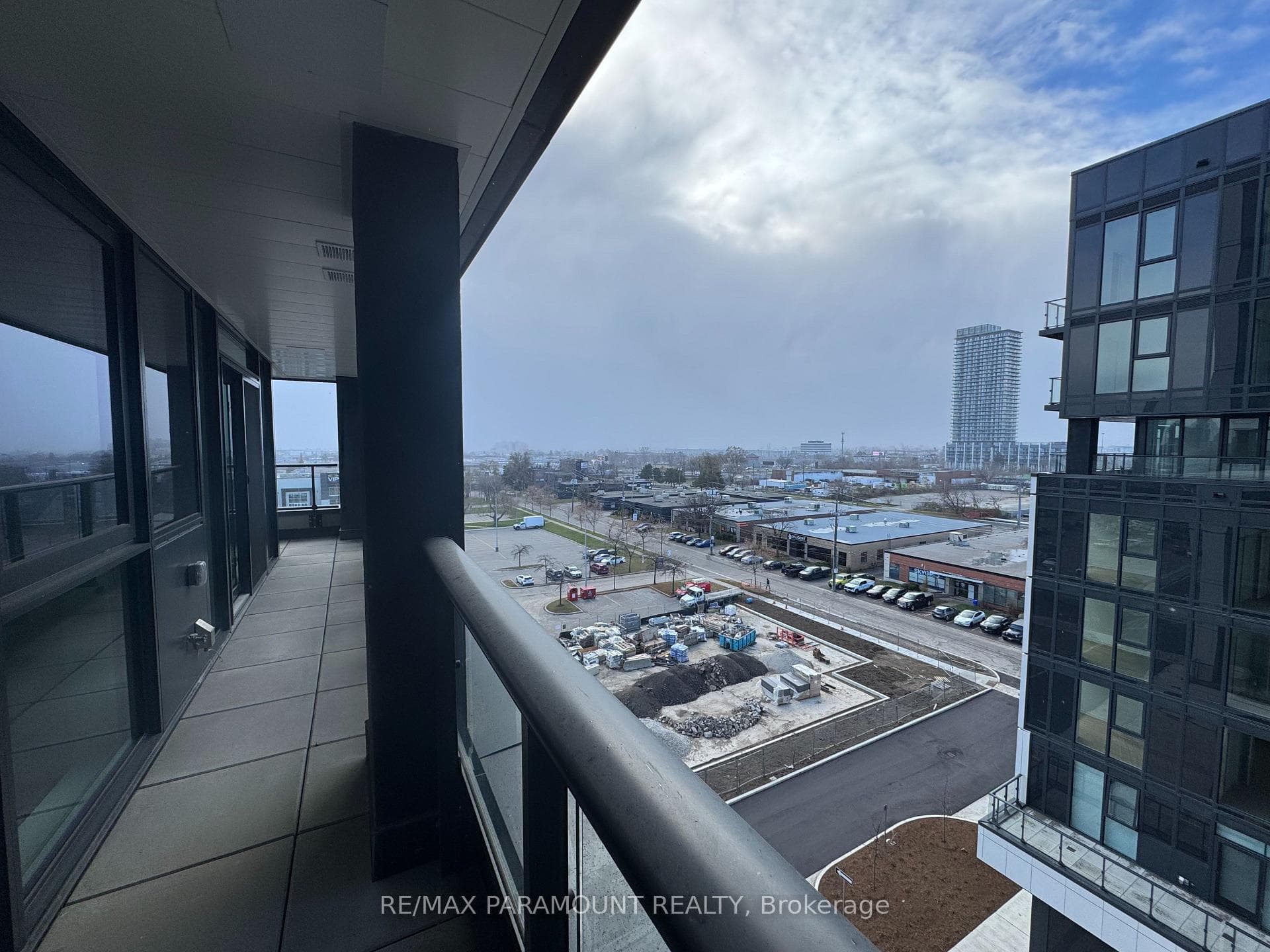 1037 The Queensway N/A Unit 605 photo 25