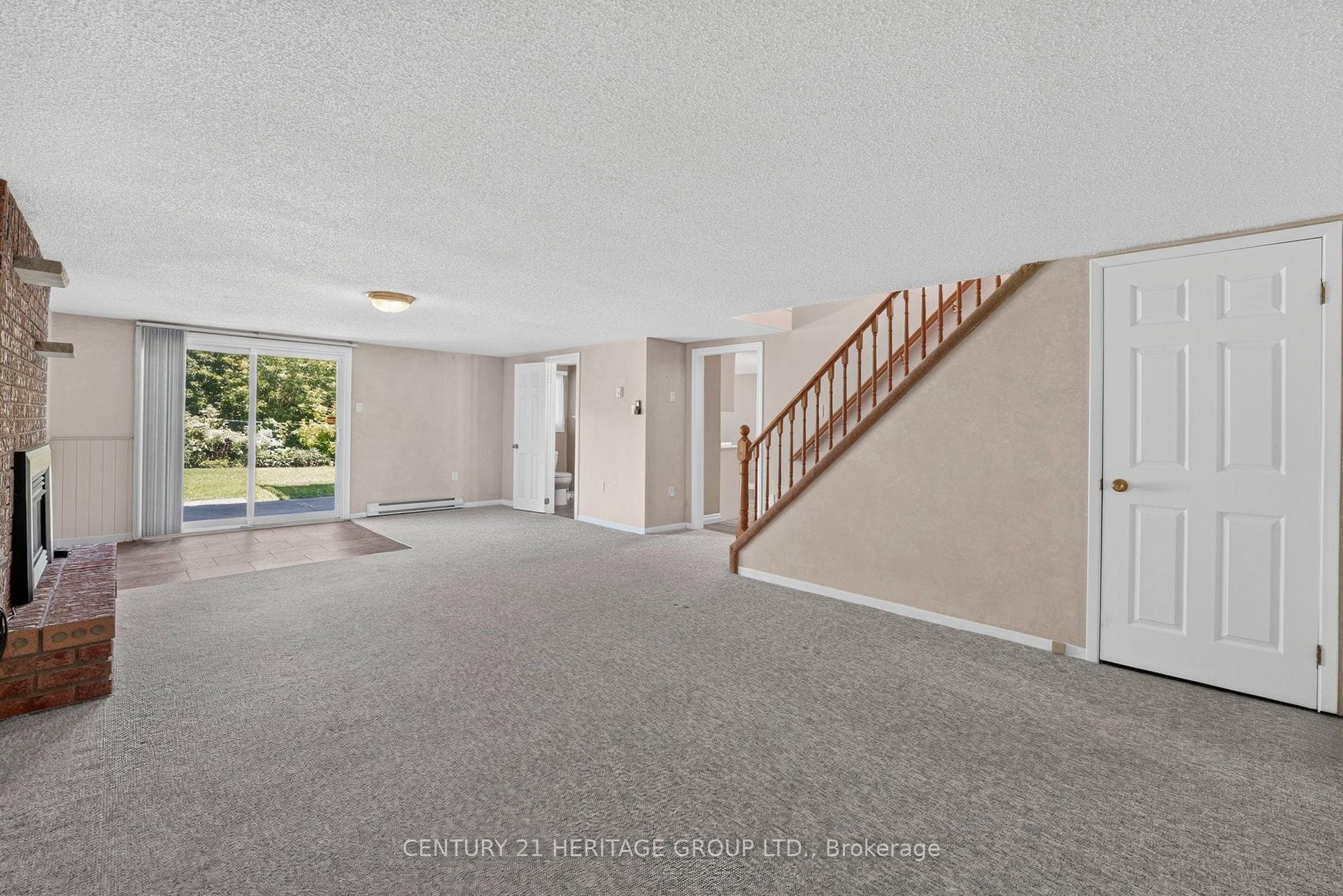 226 Lillian Crescent photo 22