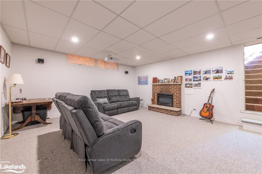 1249 FOXPOINT Road photo 24