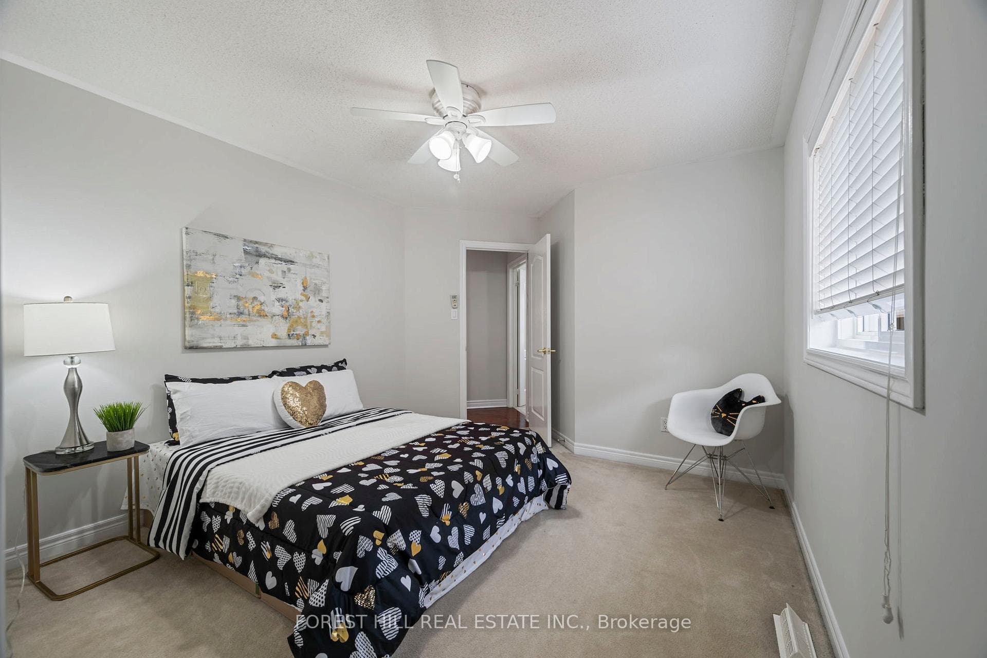 99 Gateway Drive photo 26