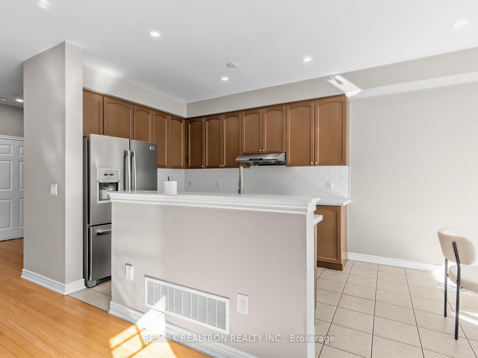 135 Windrow Street photo 11