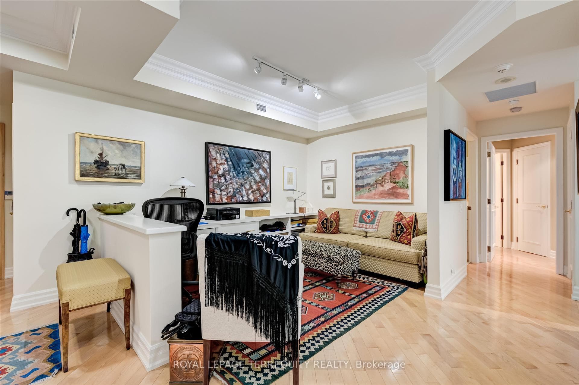 38 Avenue Road Unit 703 photo 16
