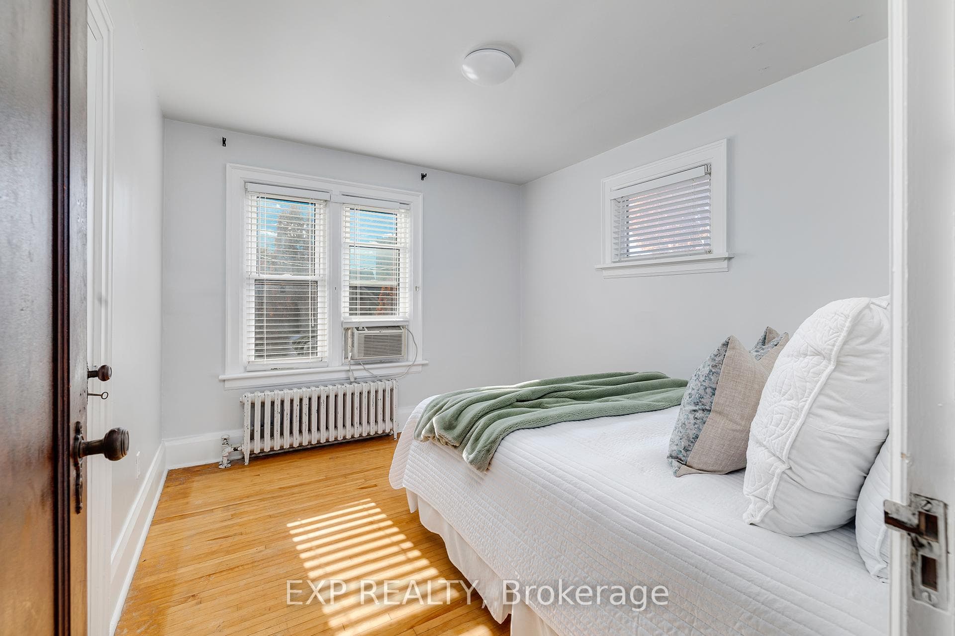 116 Wellington Street photo 16