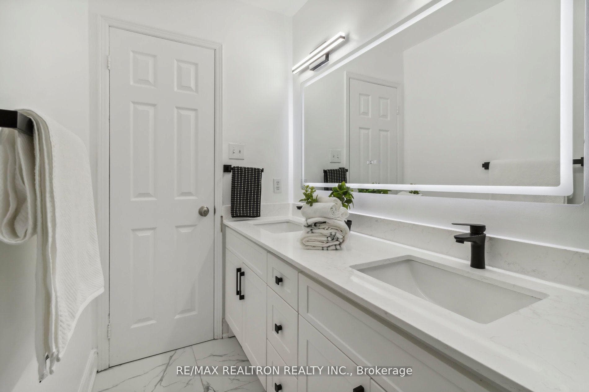 136 Millcroft Way photo 36