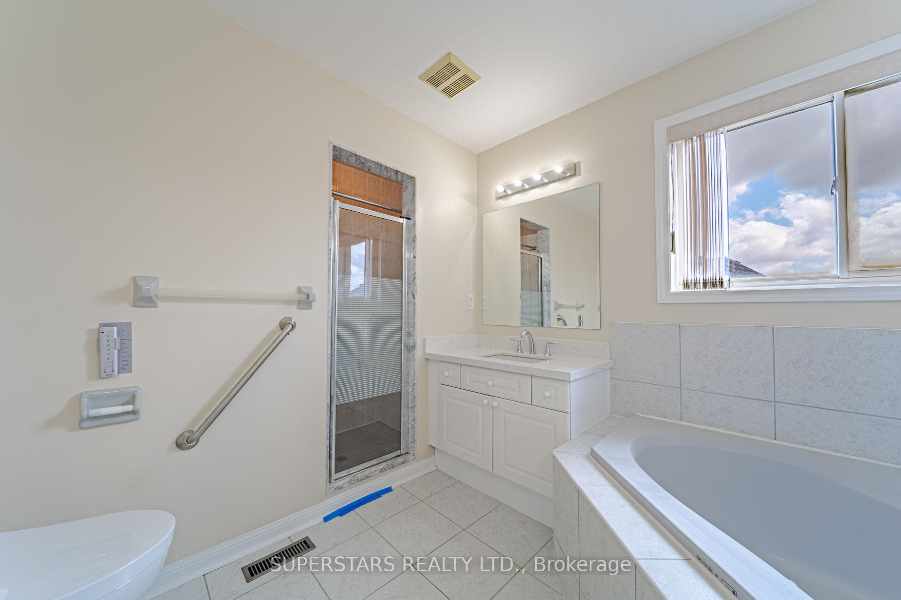45 Tower Bridge Crescent photo 26