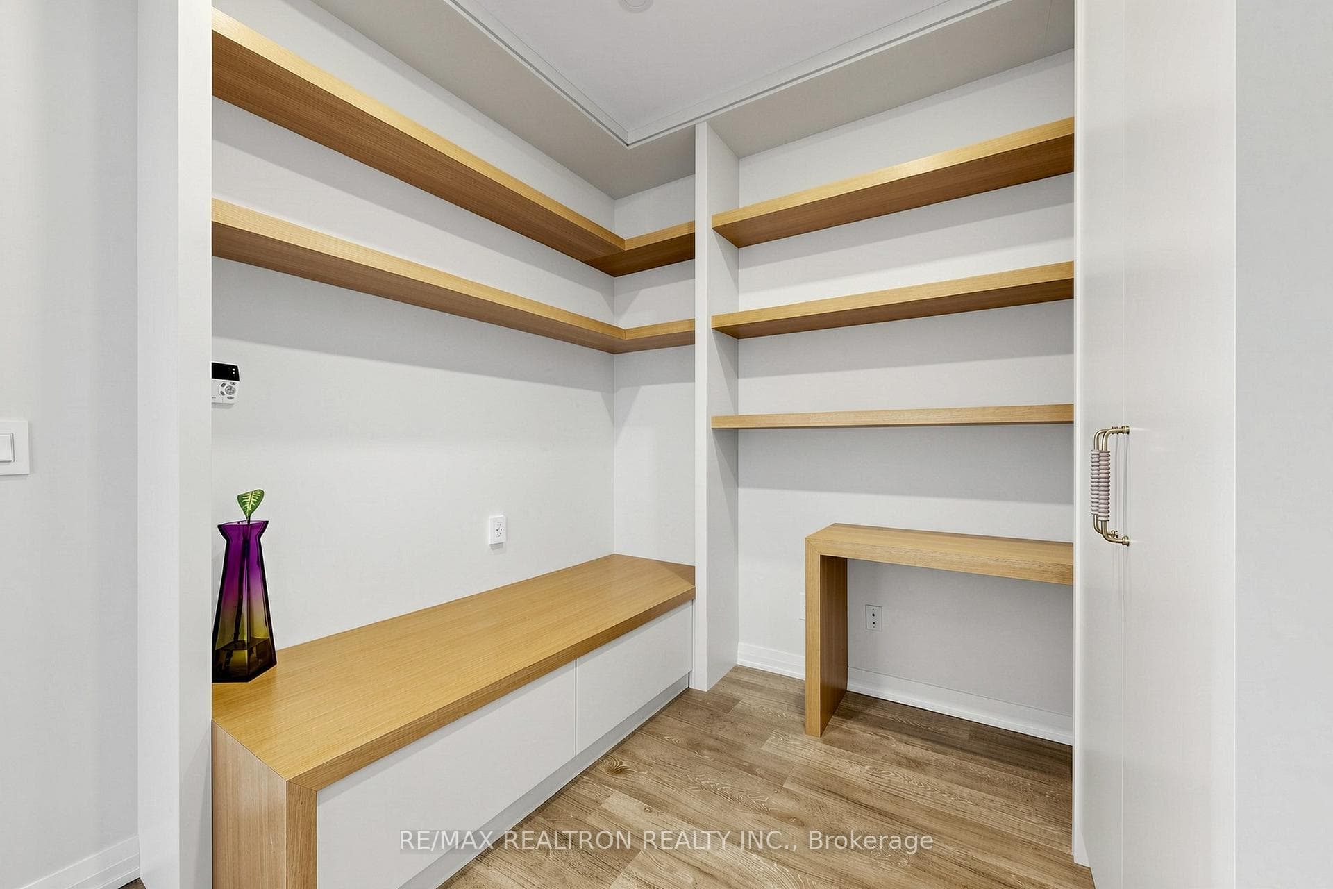 65 Oneida Crescent Unit PH06 photo 25