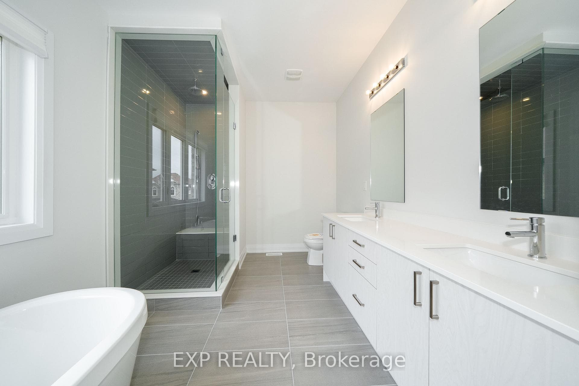 114 Seguin Street photo 37