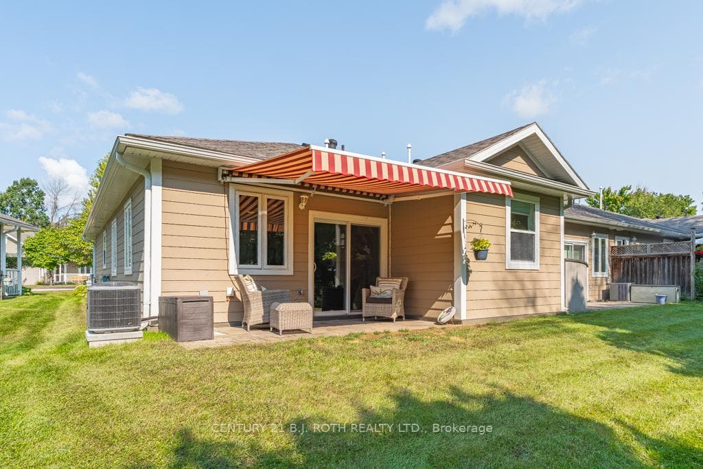 39 Riverwalk Drive photo 25