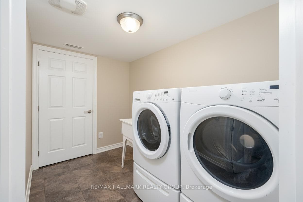 601 Foxlight Circle photo 4