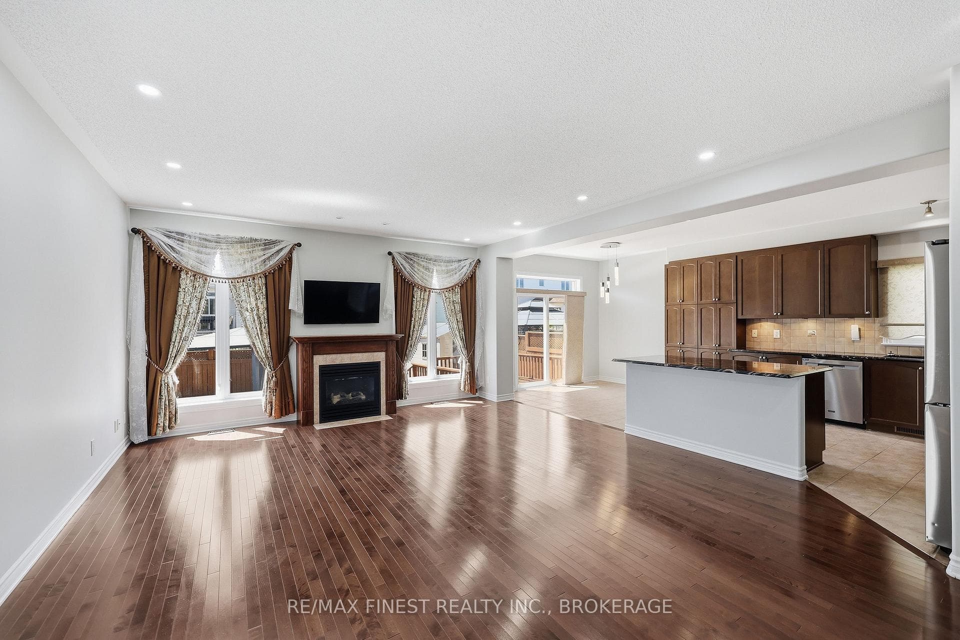896 Cottonwood Avenue photo 7