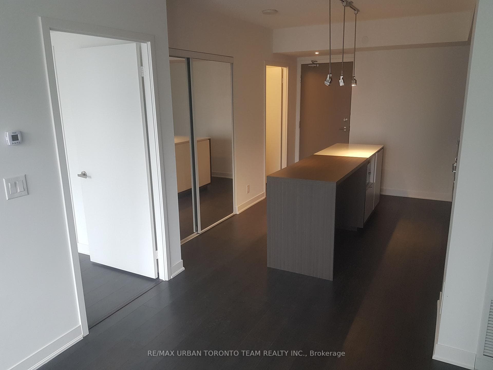 88 Harbour Street Unit 2009 photo 4