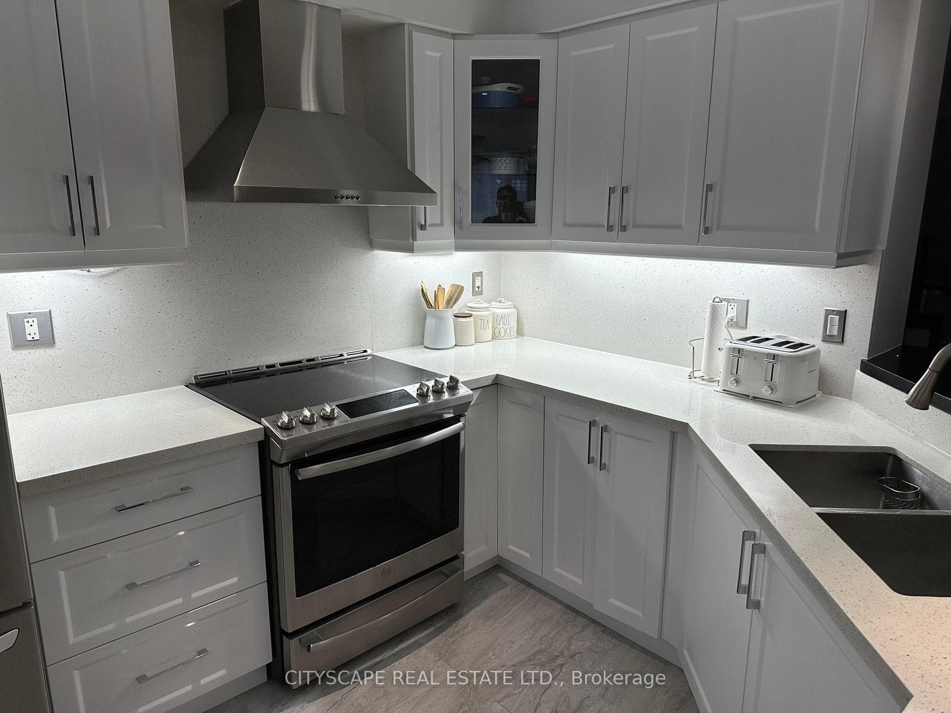 1013 Farmstead Drive photo 18
