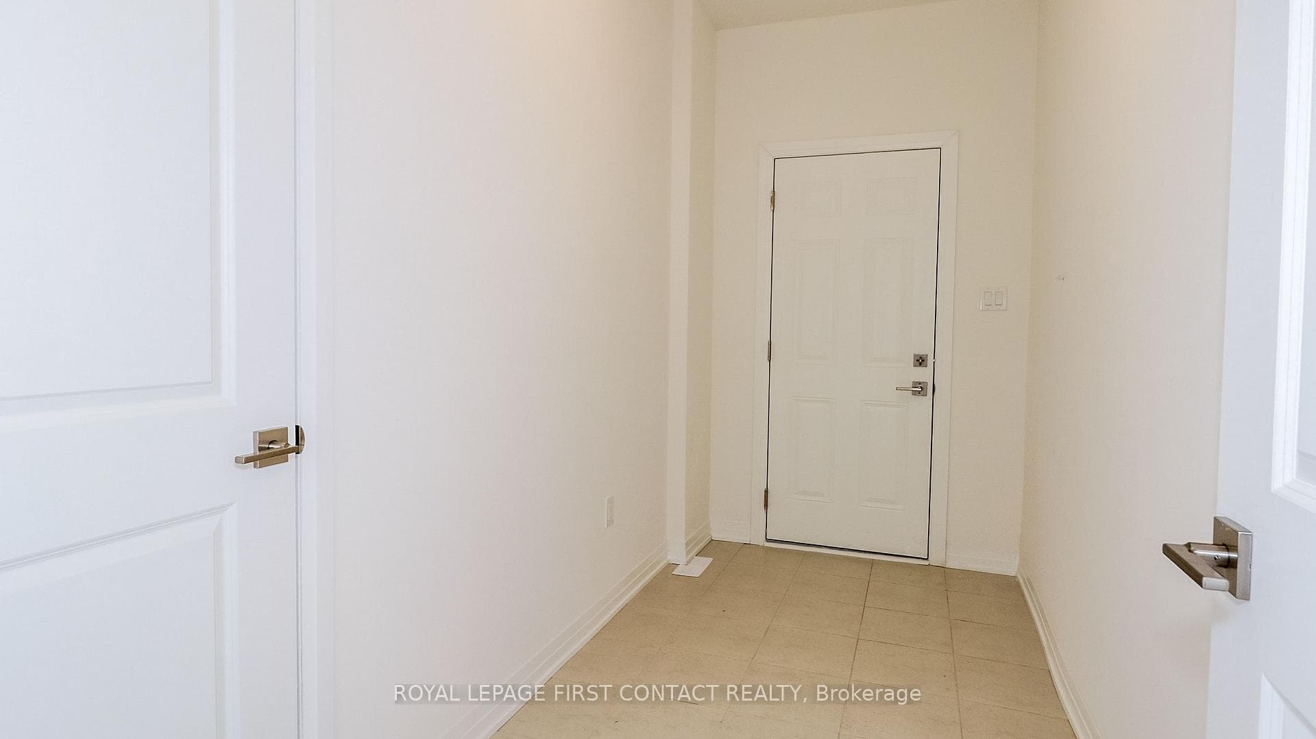 3778 Sunbank Crescent photo 7