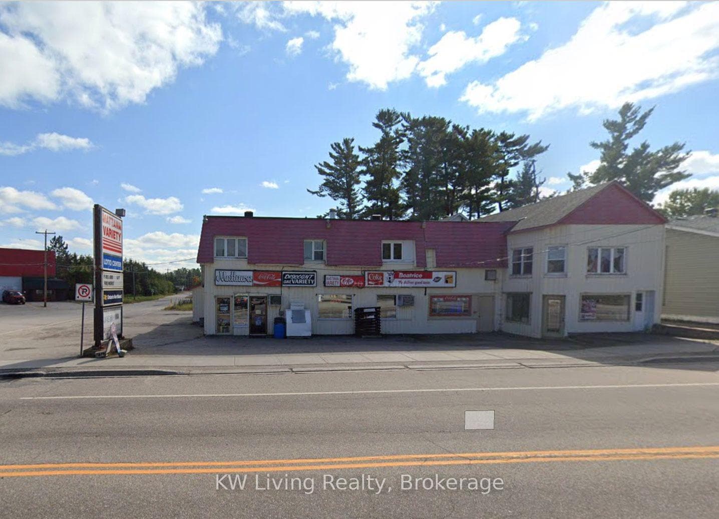 311 McConnell Street photo 2