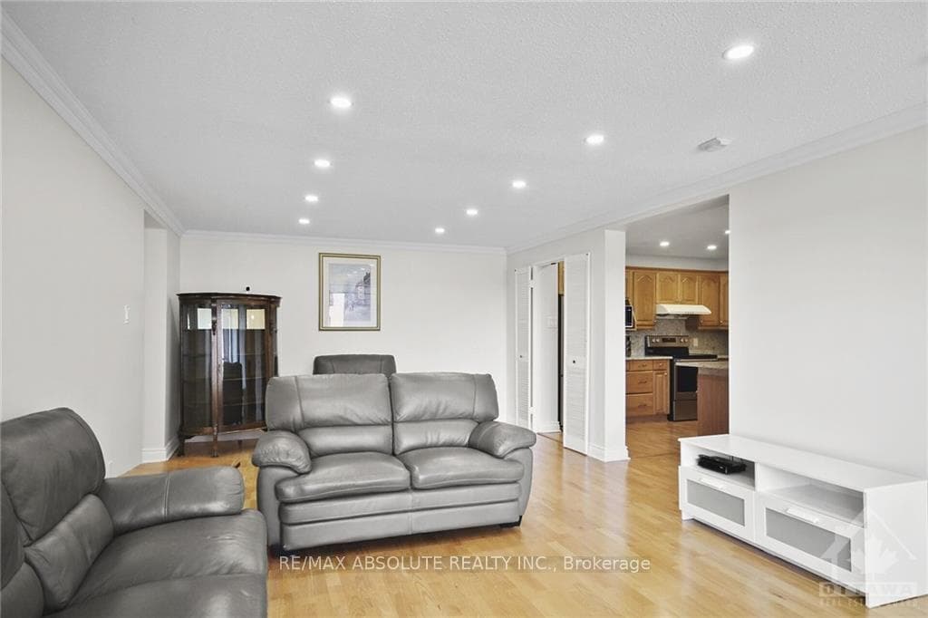 1465 BASELINE Road Unit 605 photo 8