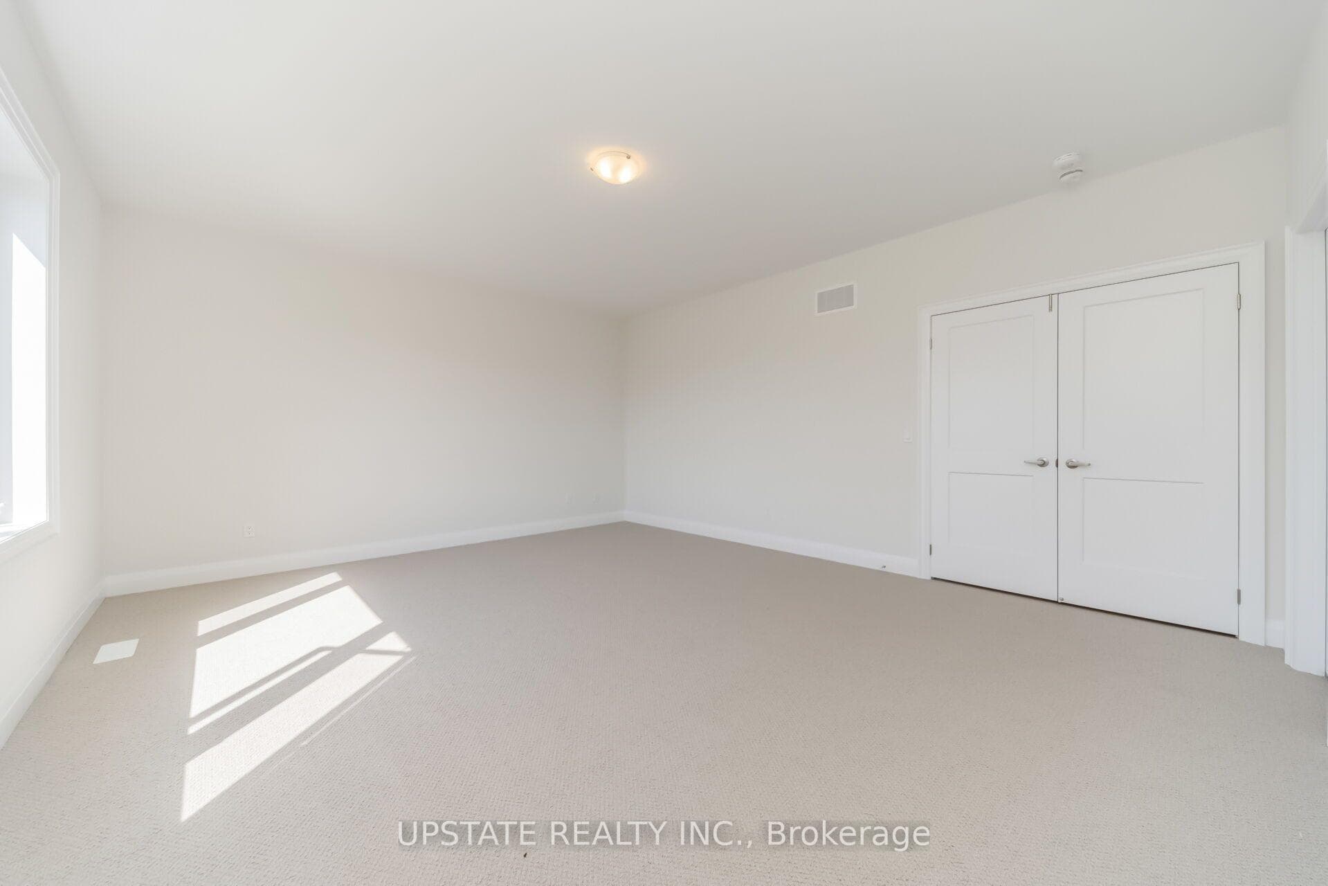 21 Pearsall Place photo 34