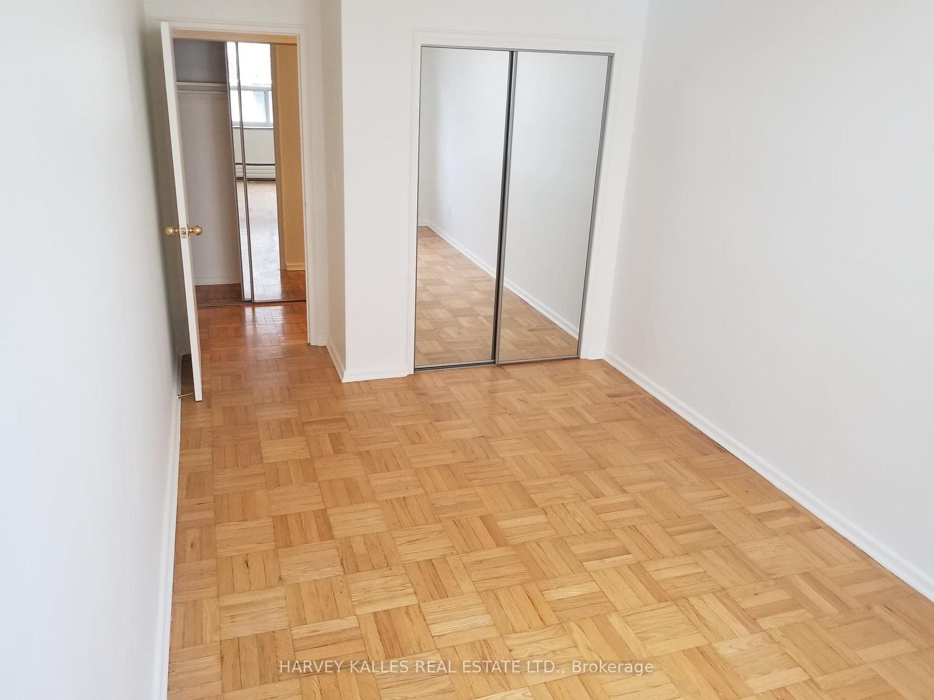 1751 Victoria Park Avenue Unit 205 photo 8