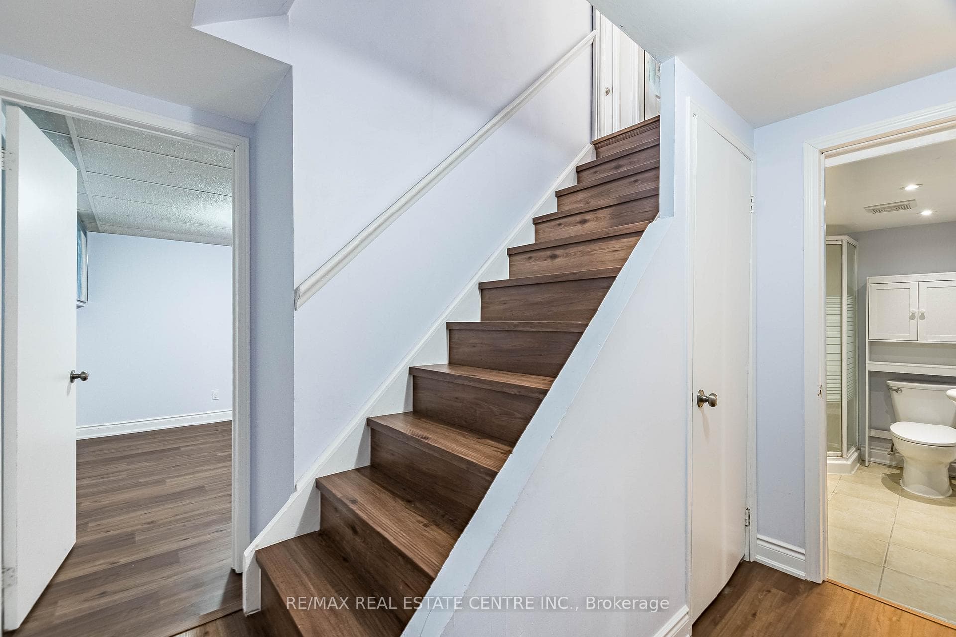 15 Huronia Court photo 30