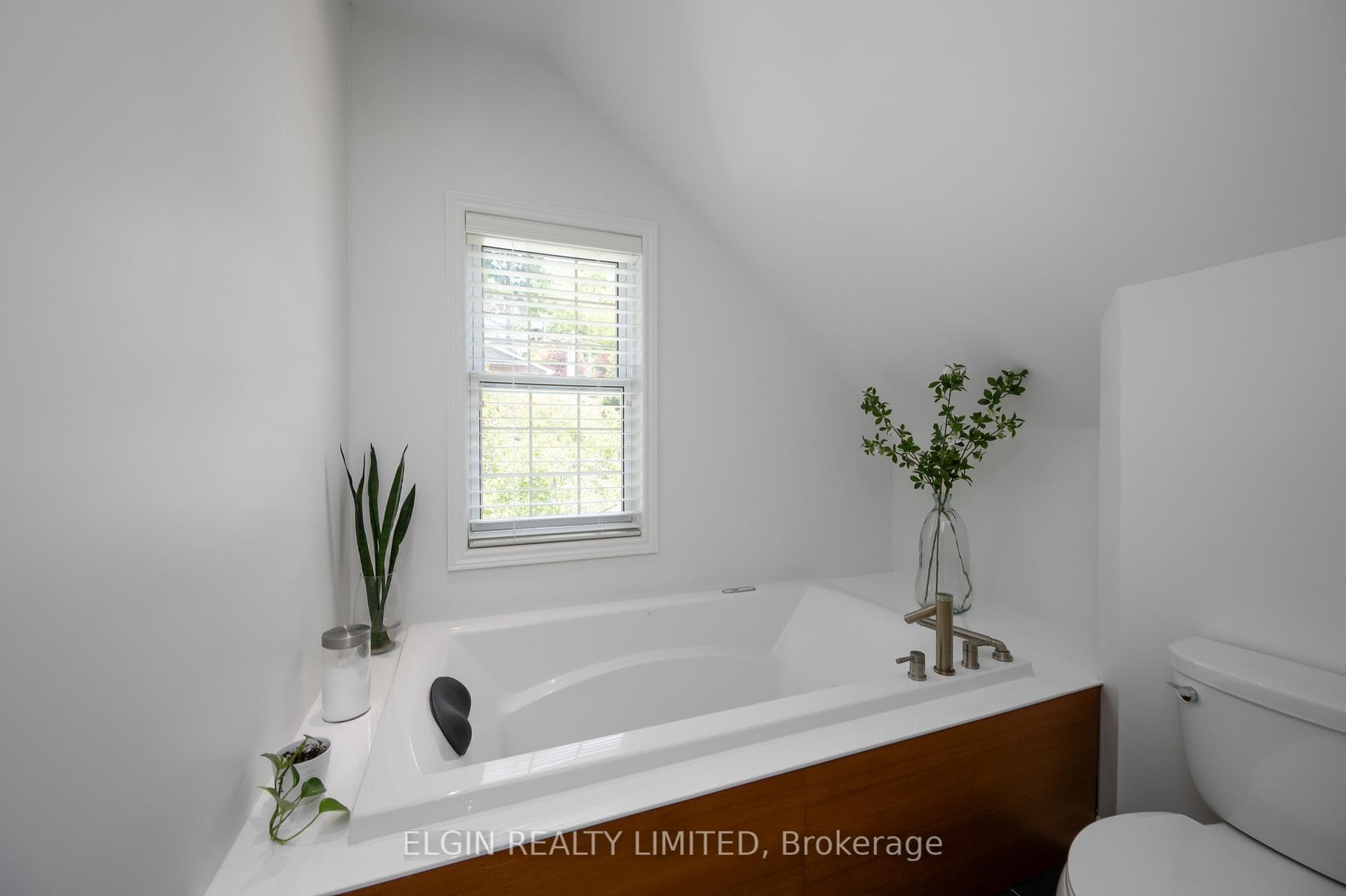 506 Lower Spring Street photo 37