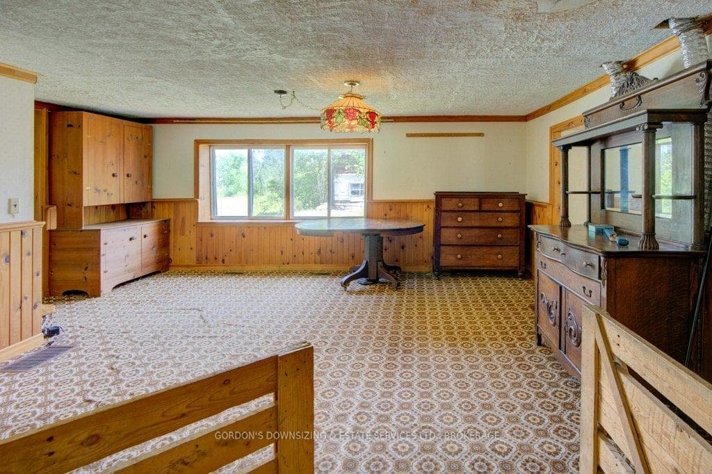 737 Chatterson Road photo 9