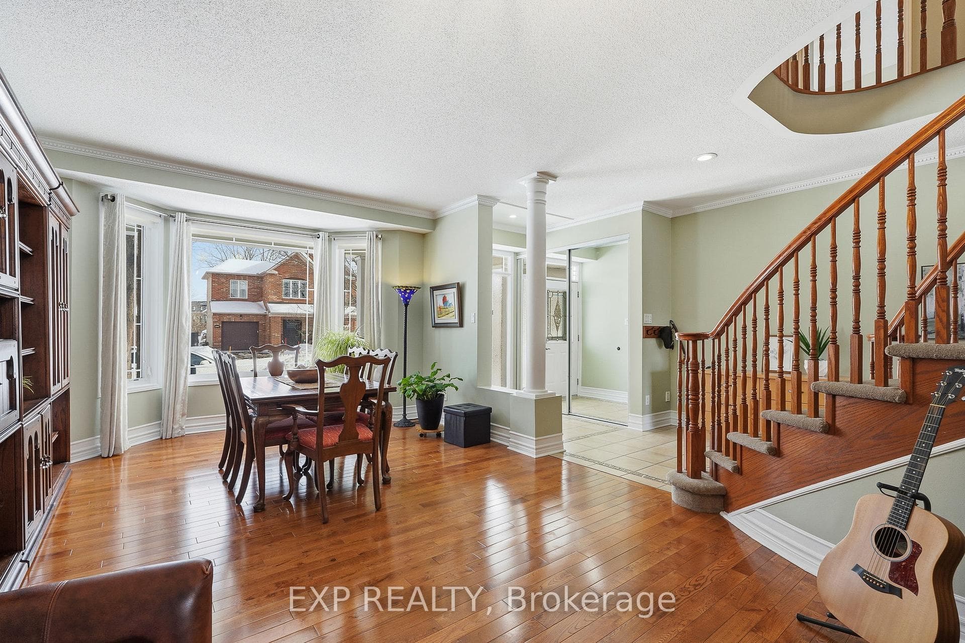 Front Living Room/Dining